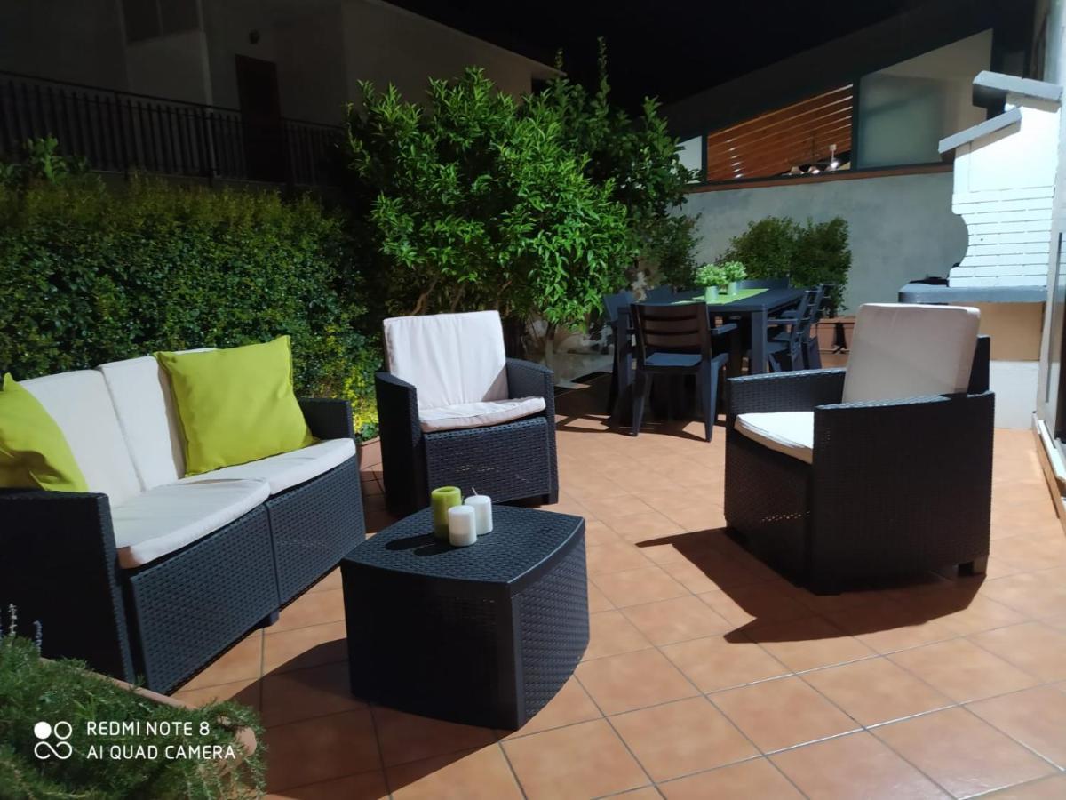 Lilla - Home And Garden Riposto Bagian luar foto