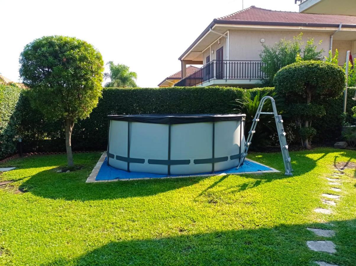 Lilla - Home And Garden Riposto Bagian luar foto