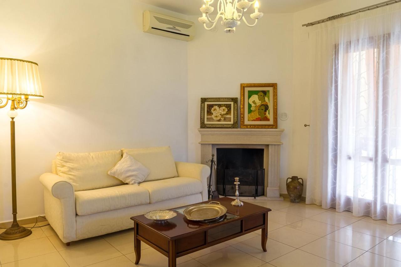 Lilla - Home And Garden Riposto Bagian luar foto