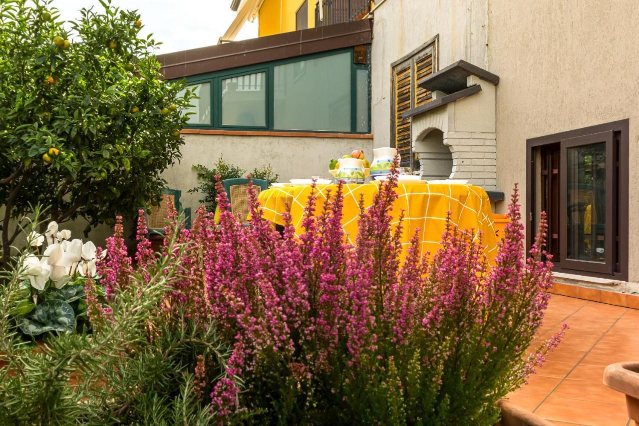 Lilla - Home And Garden Riposto Bagian luar foto