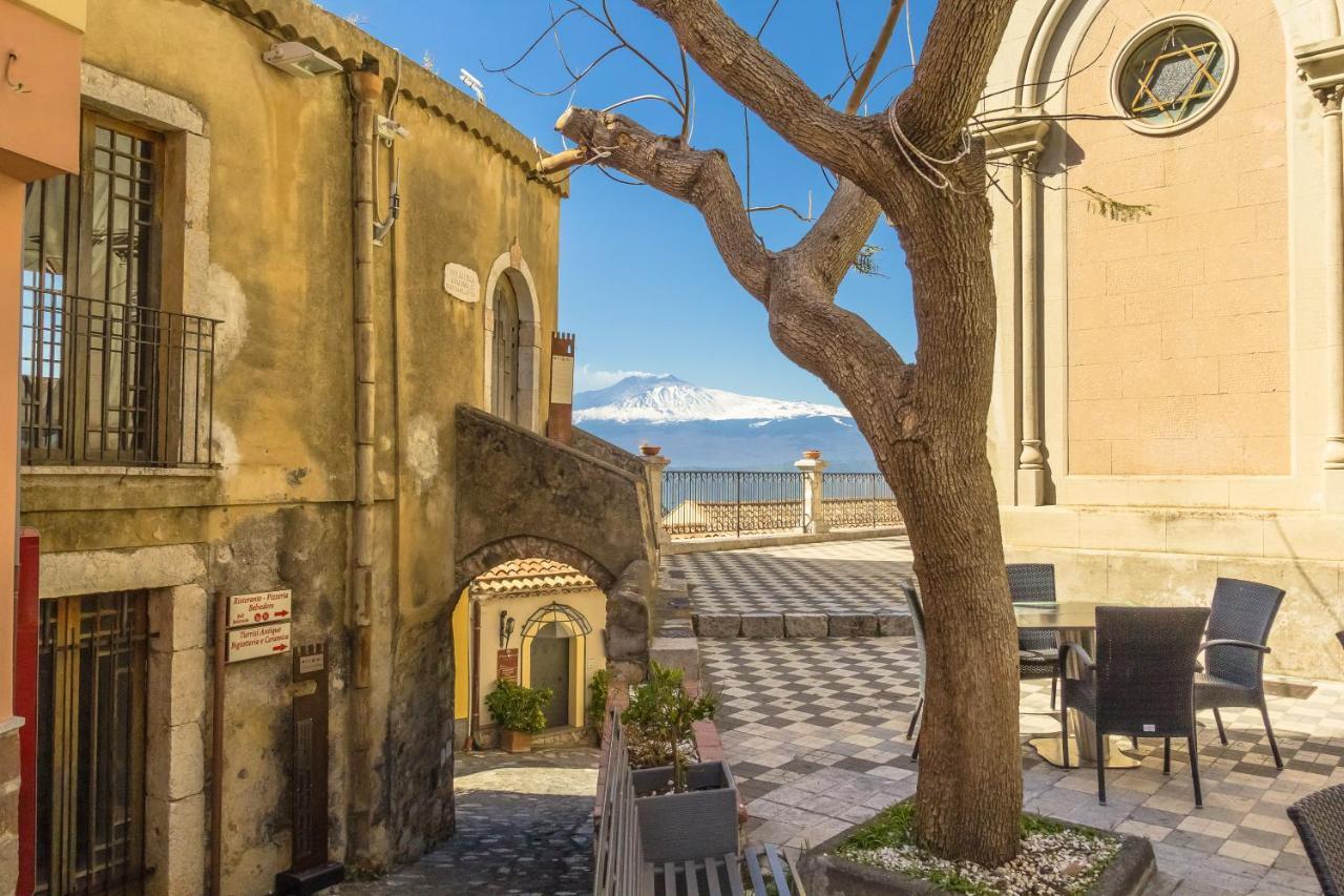 Lilla - Home And Garden Riposto Bagian luar foto